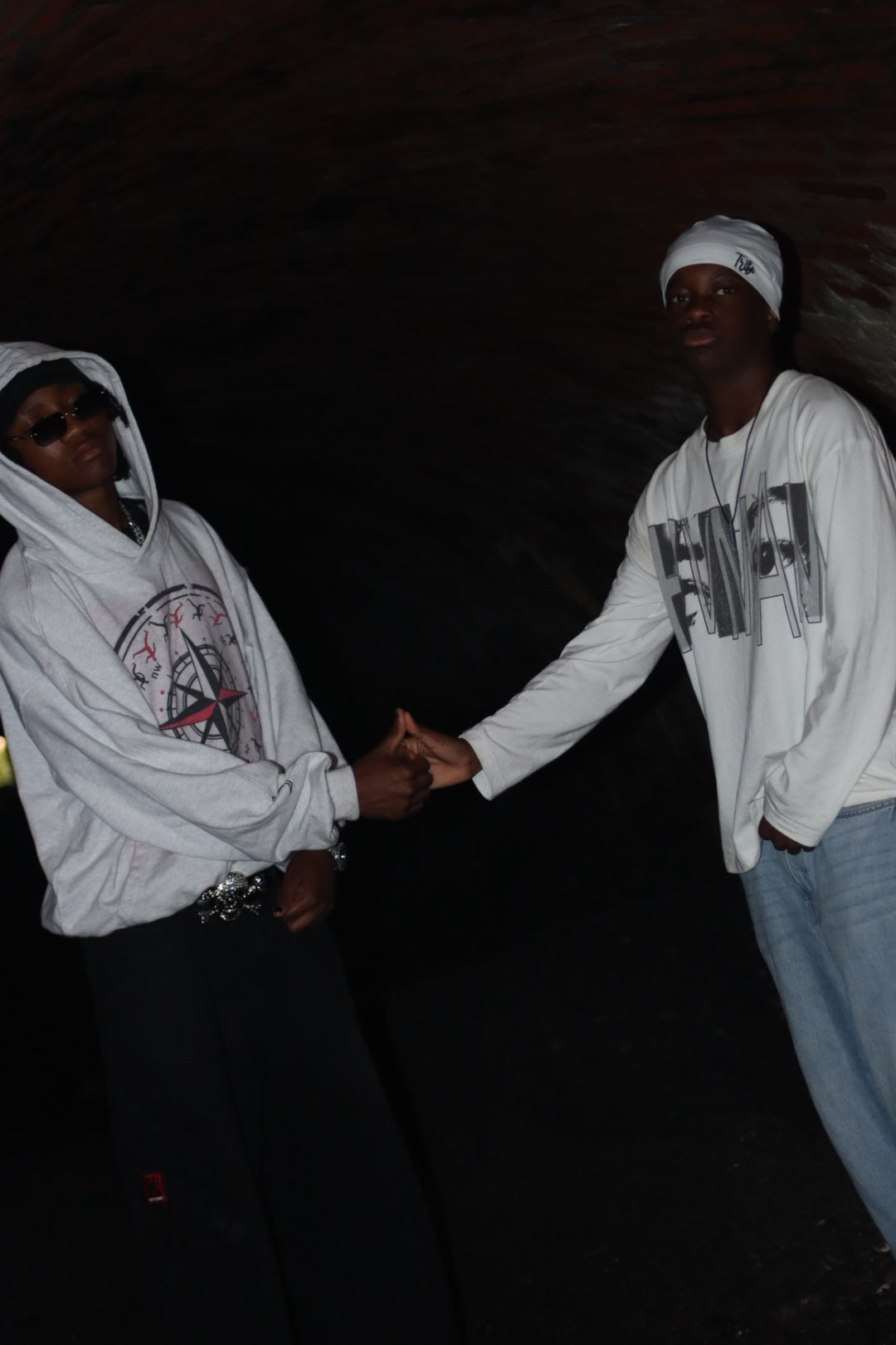 HVMAN EYEZ LONGSLEEVE WHT PODpartner
