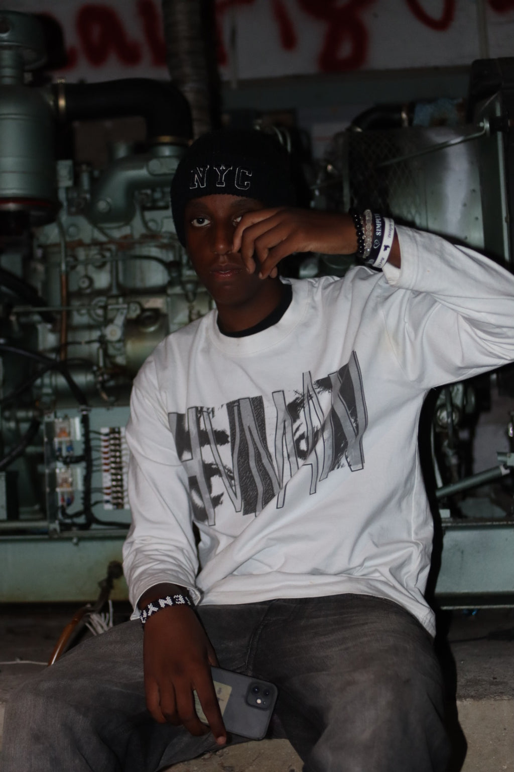 HVMAN EYEZ LONGSLEEVE WHT PODpartner